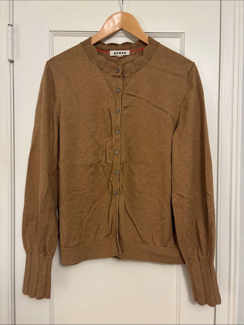 Boden Imi Scallop Crewneck Cardigan in Warm Camel XL